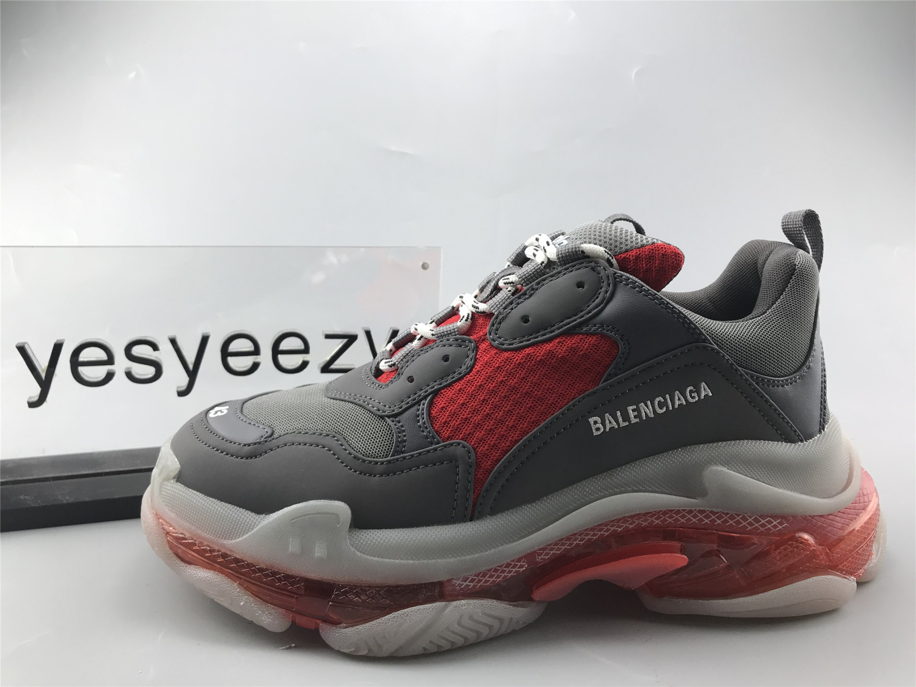 UA TRIPLE S SNEAKER GREY RED