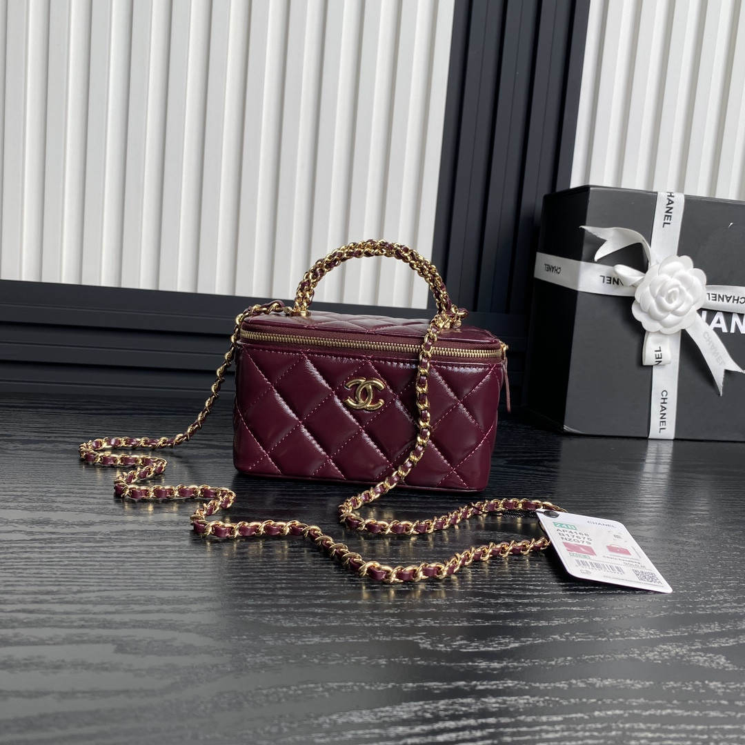 Ch**el Clutch With Chain 9.5x 17x 8CM