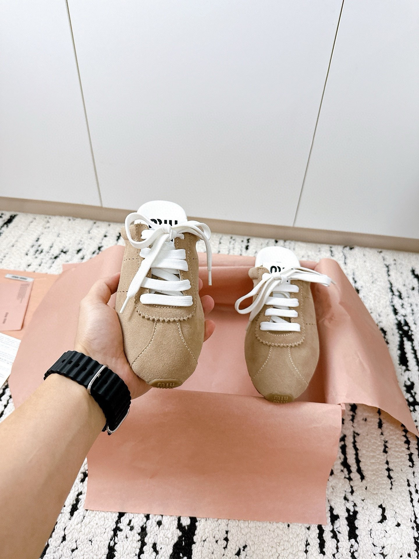 ua M1v M1v plume suede mules