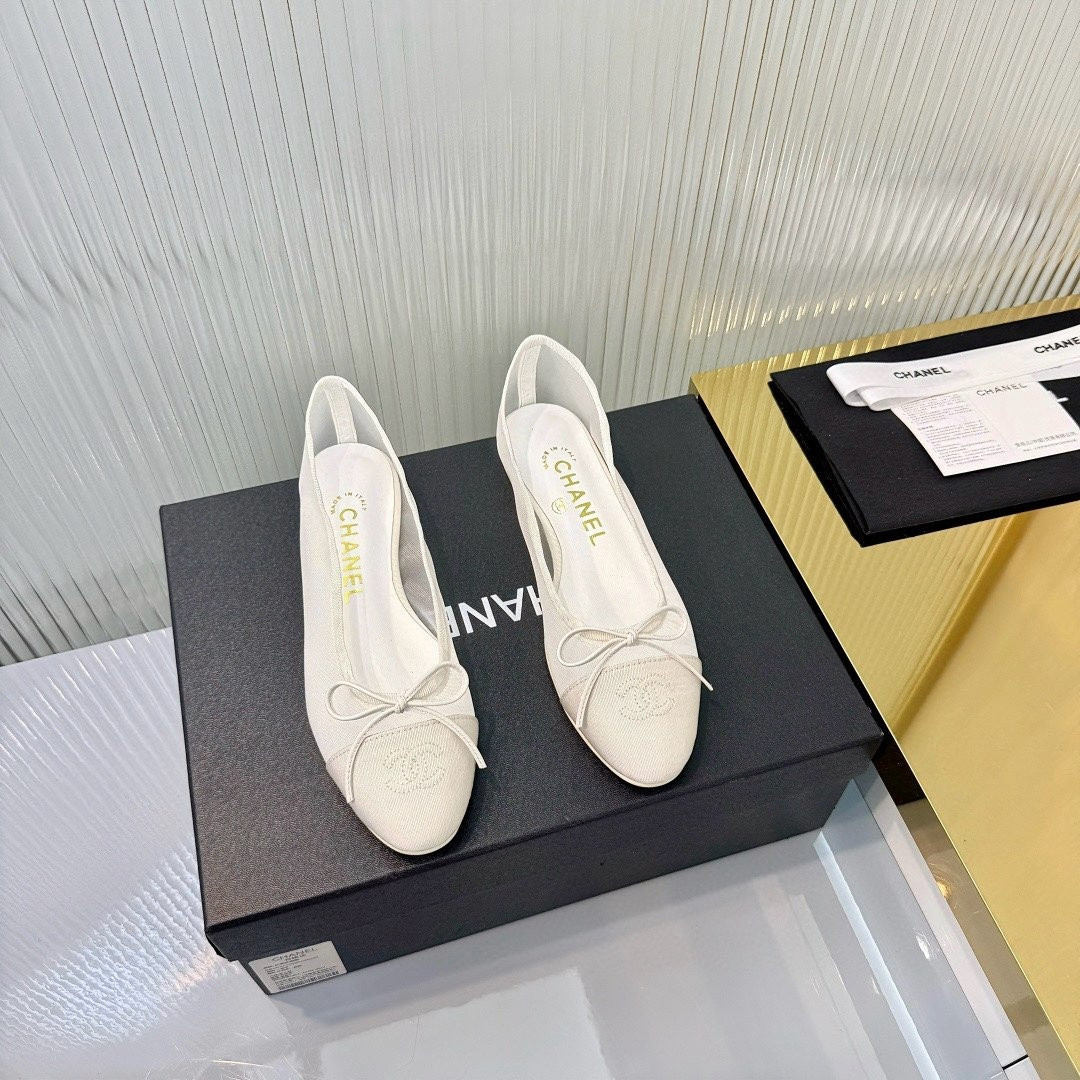 ua Ch**el ballet flats