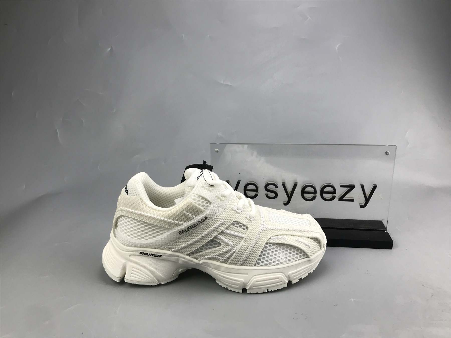 ua phanT0m sneaker white