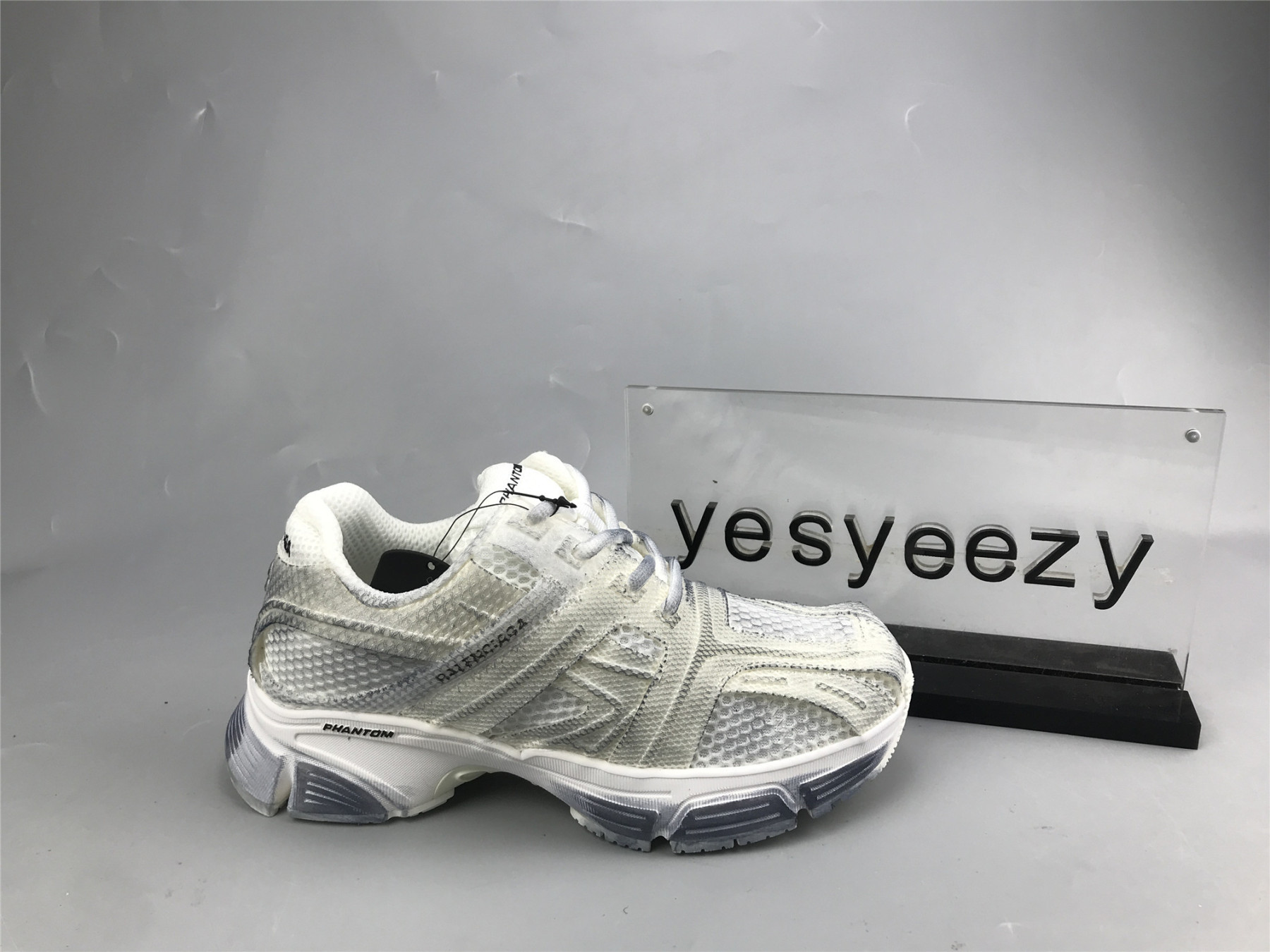 ua phanT0m sneaker white
