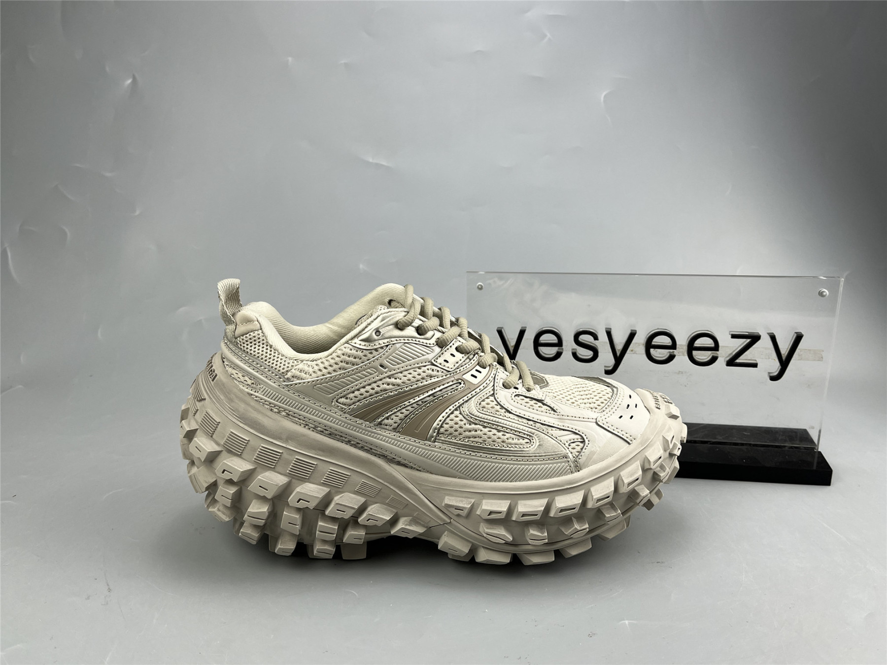 UA TRIPLE S CLEAR SOLE GREY BEIGE