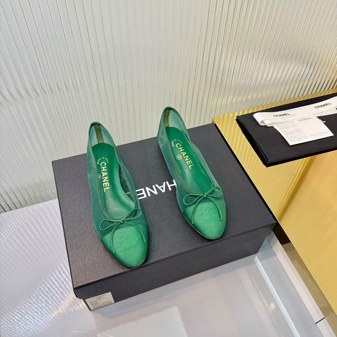 ua Ch**el ballet flats