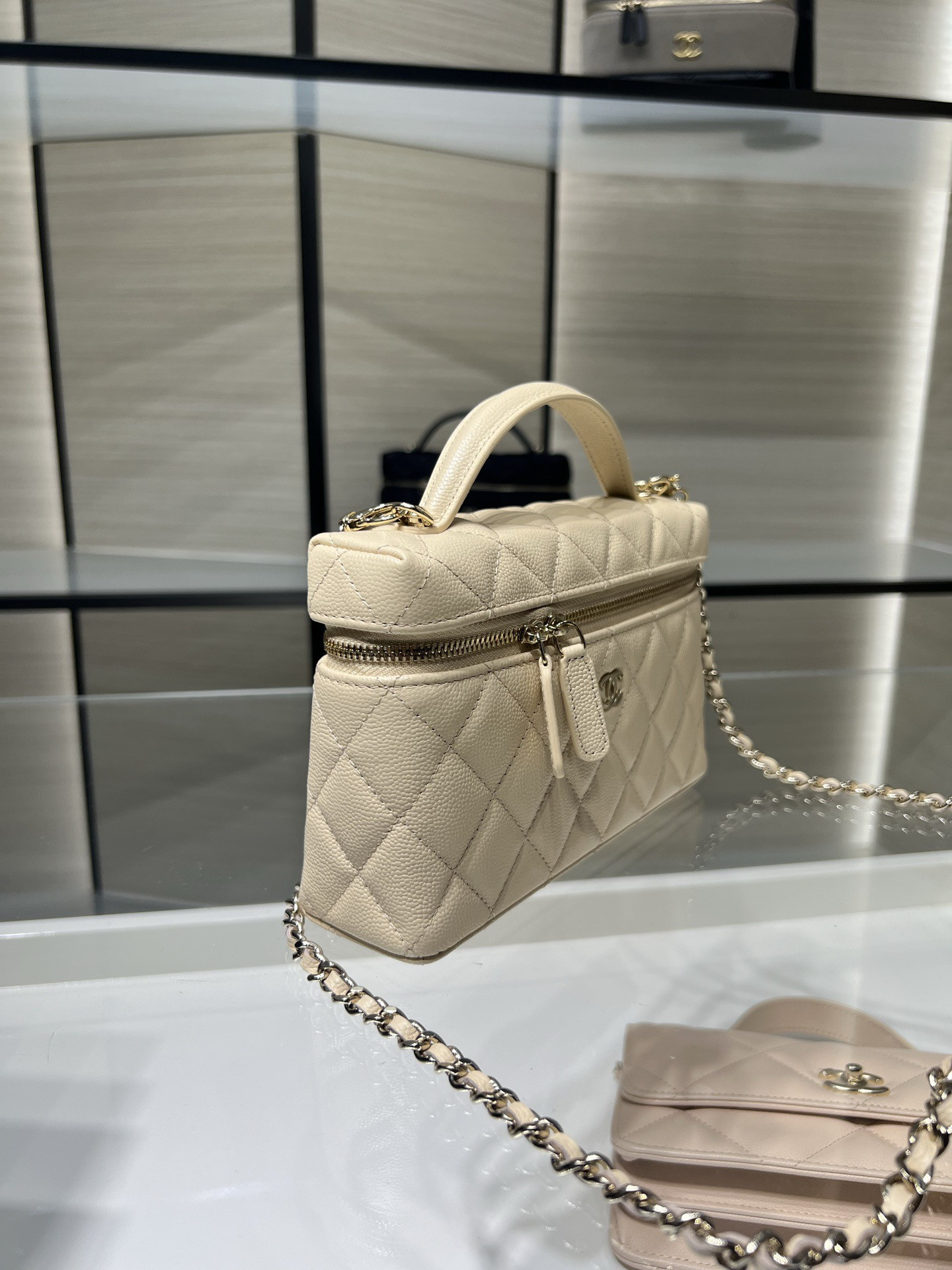 Ch**el classic vanity with chain handbag ap4385 17x19.5x5cm