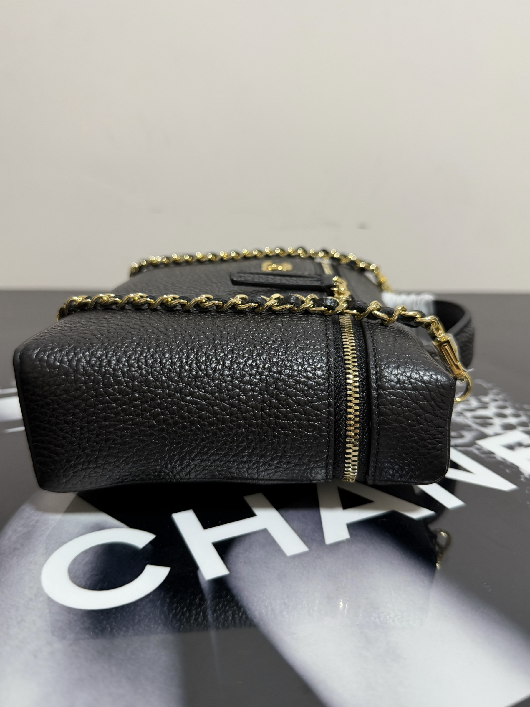 Ch**el classic vanity with chain handbag ap5347 15x23x5cm