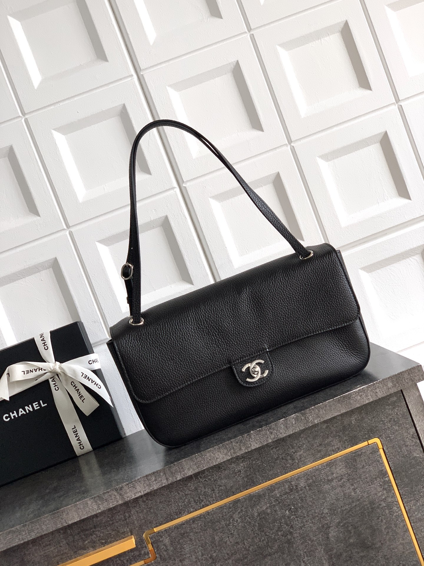 Ch**el maxi flapbag as6231 19.5x32x10cm