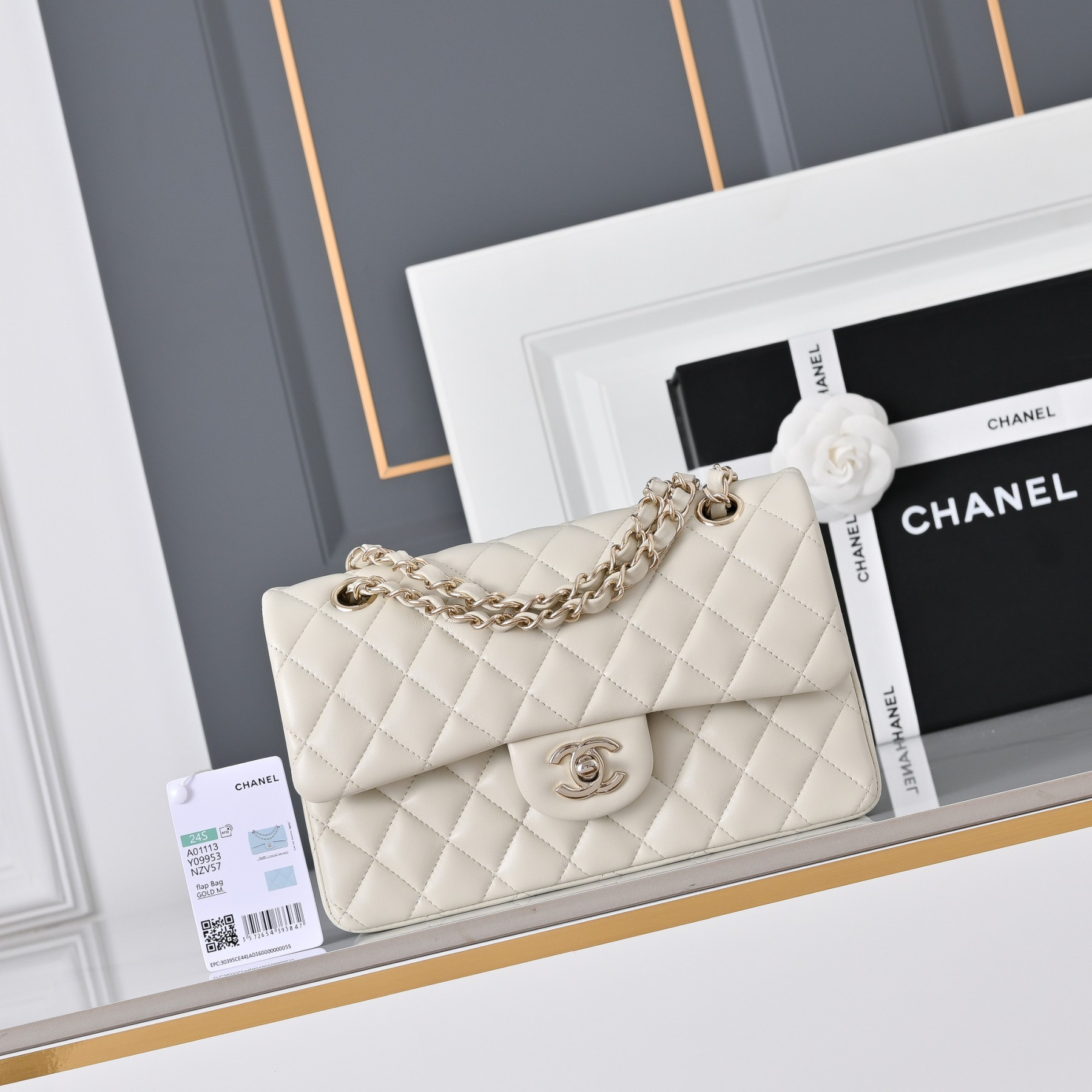 Ch**el classic flap handbag milky tea with light gold hardware a01113 23x14.5x6cm