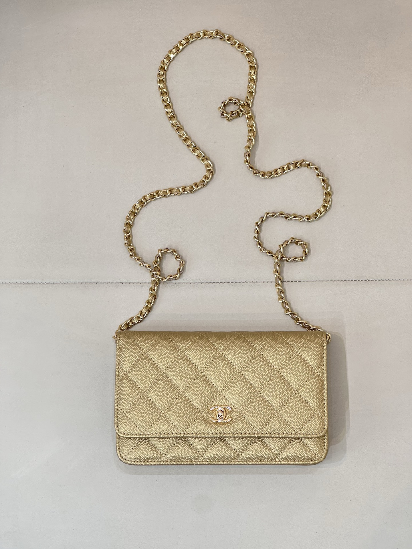 Ch**el woc classic wallet on chain 13x19x3cm
