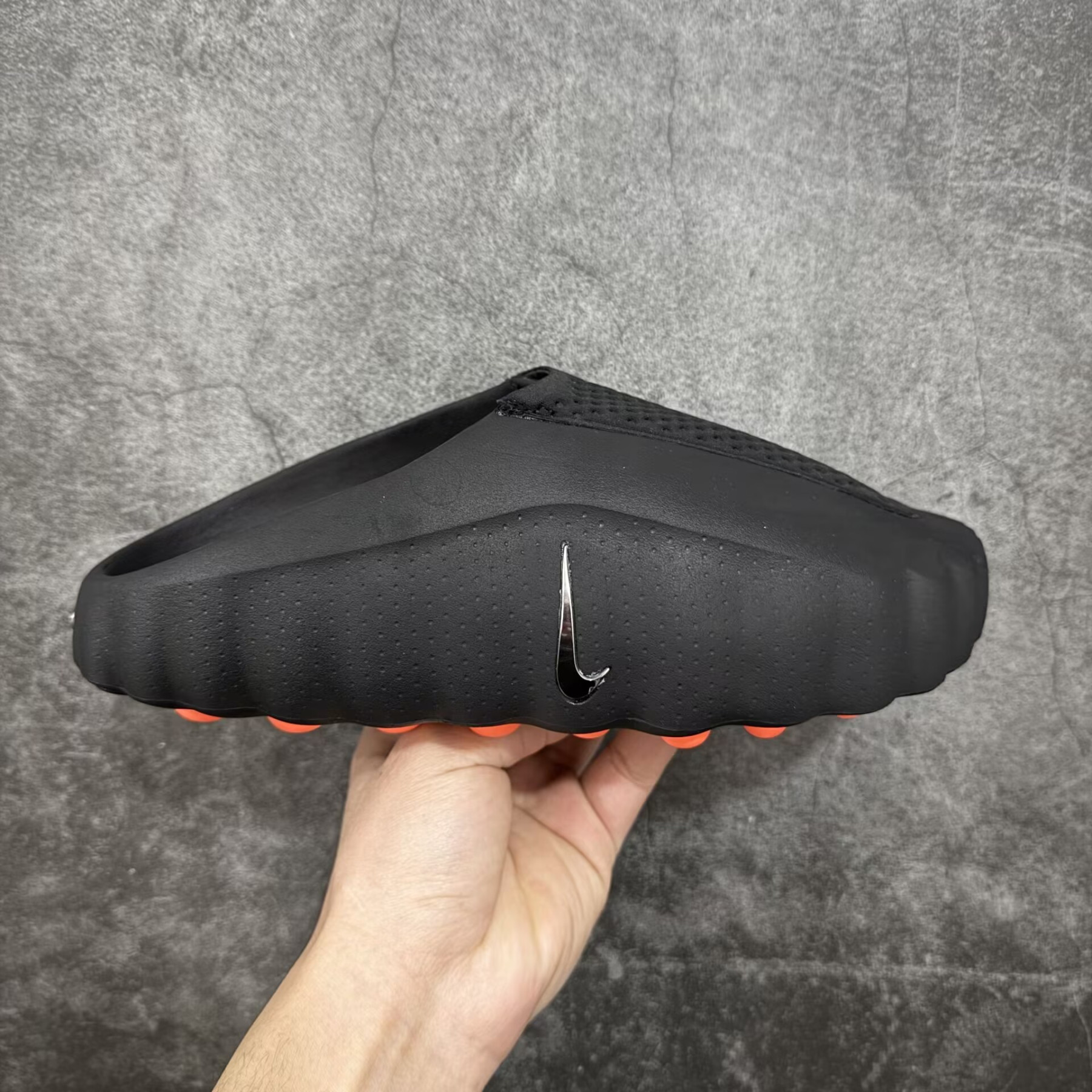 Nike Mind 001 Slide (Runs one size small)