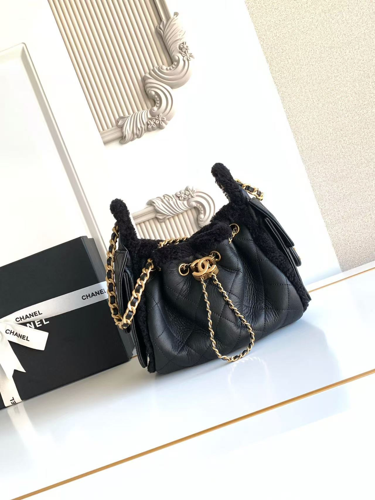 Ch**el 25c bucket bag 20x22x12.5cm