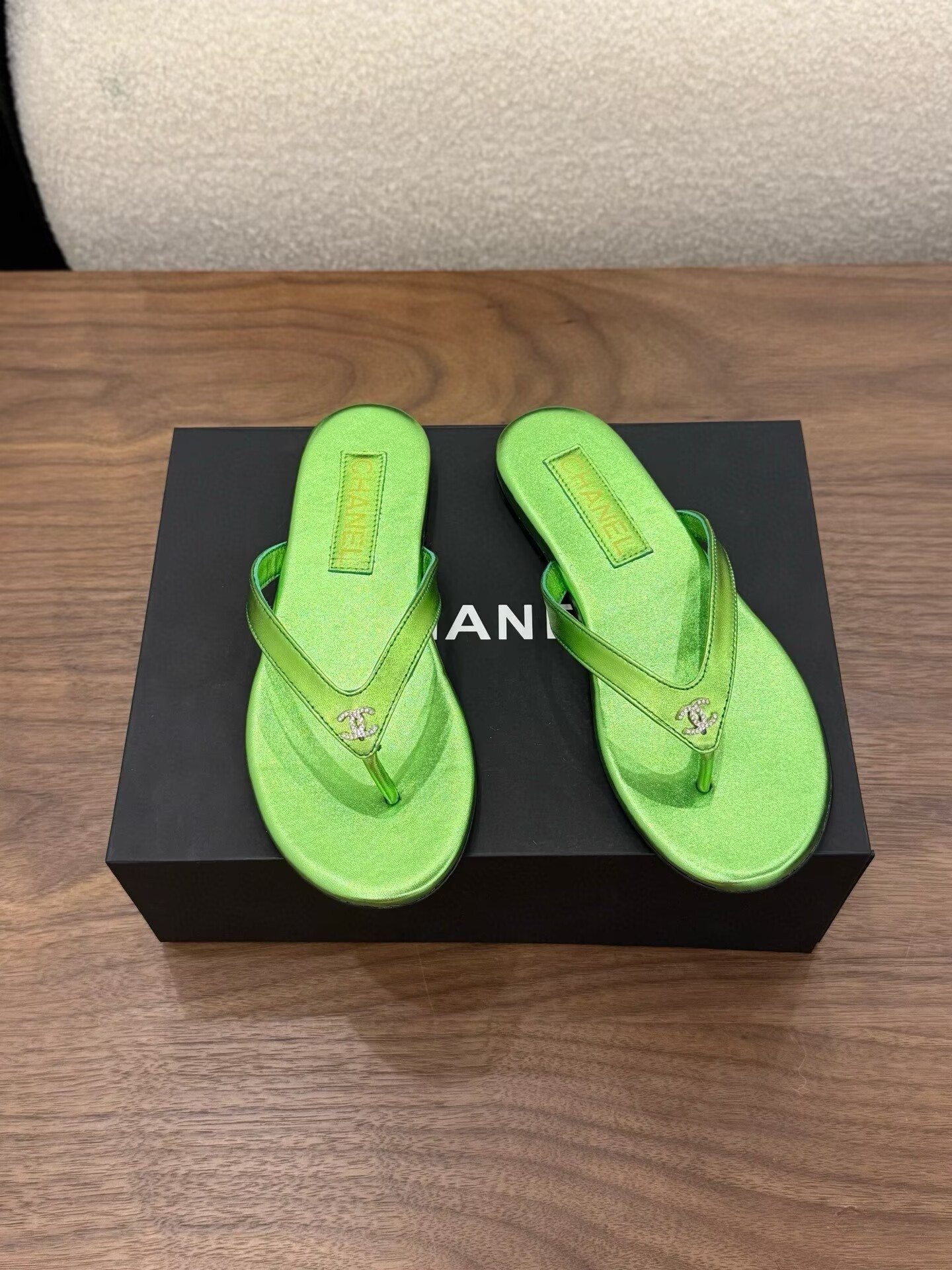 ua Ch**el slides