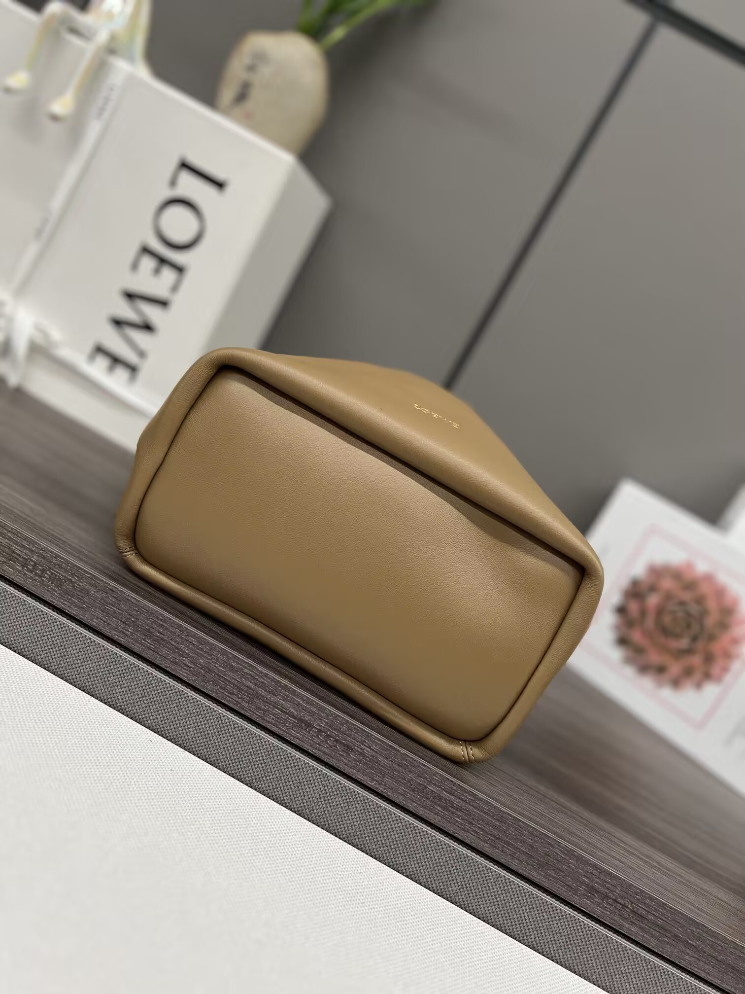 L0ew* small squeeze bag in mellow nappa lambskin 29x10.5x24cm
