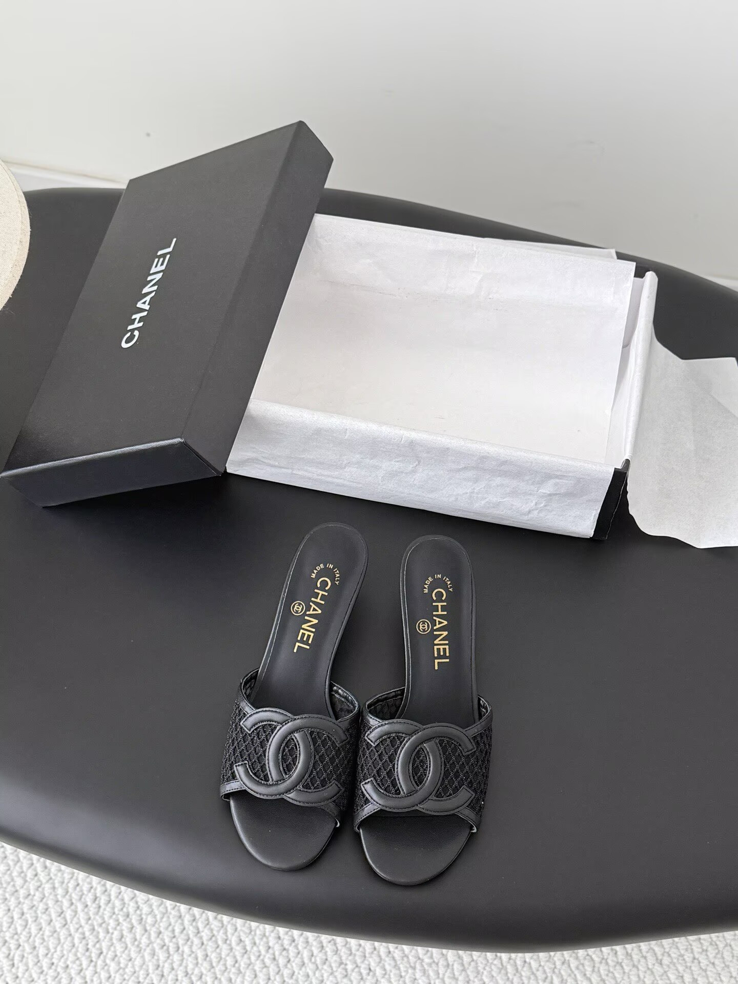 ua Ch**el sandals 4.5cm heel