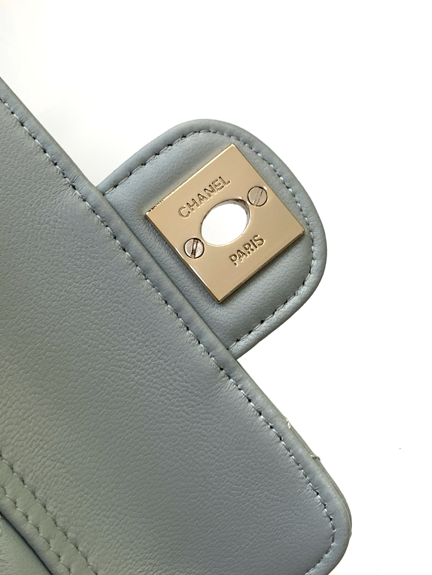 Ch**el mini 22s heart clutch with chain 12x13x5.5cm
