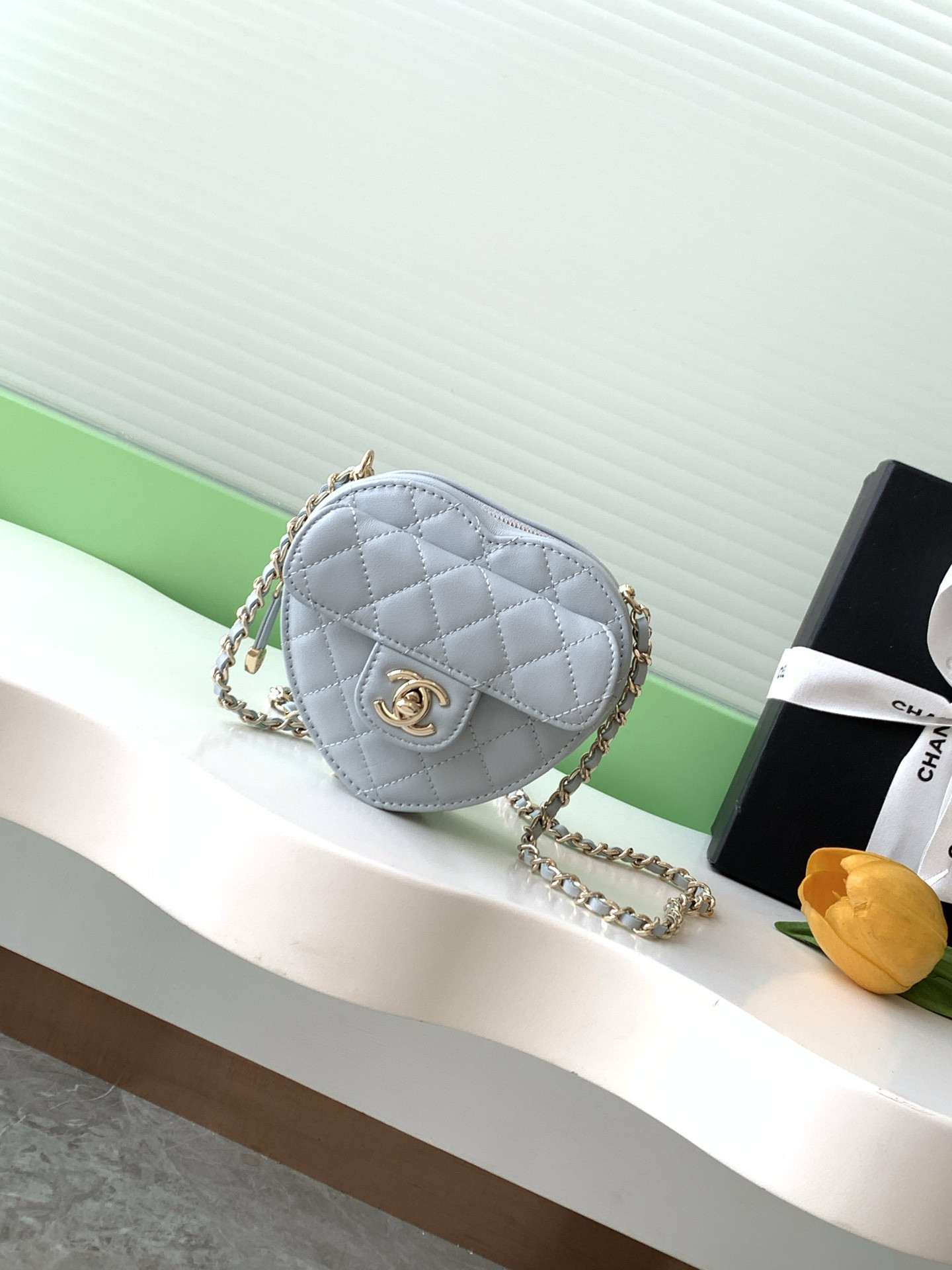 Ch**el mini 22s heart clutch with chain 12x13x5.5cm