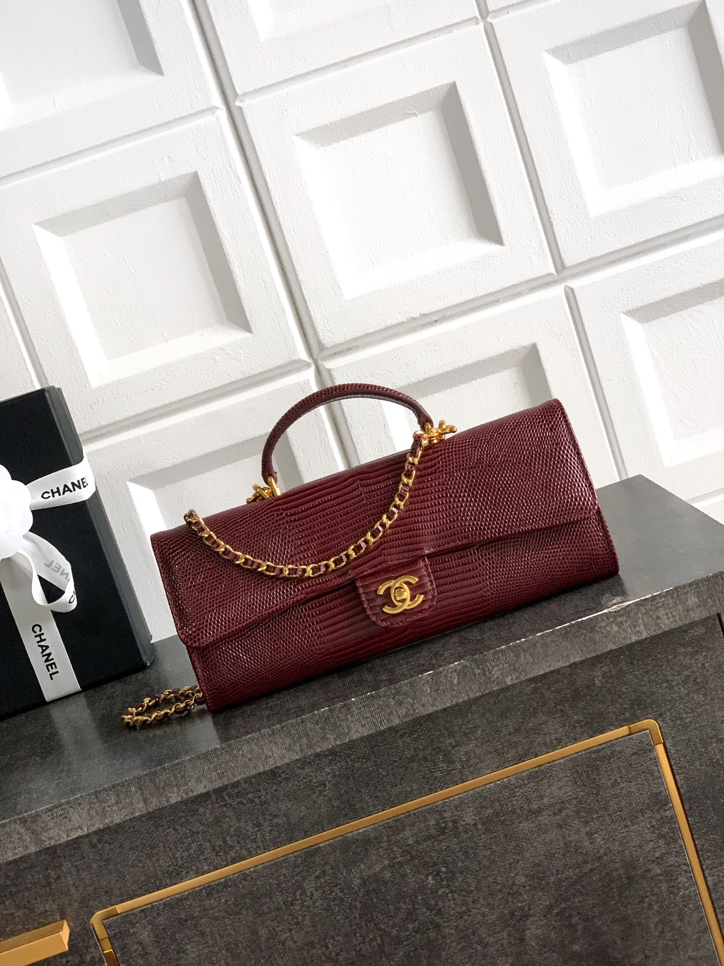 Ch**el clutch with chain ap5280 9.5x25x5cm