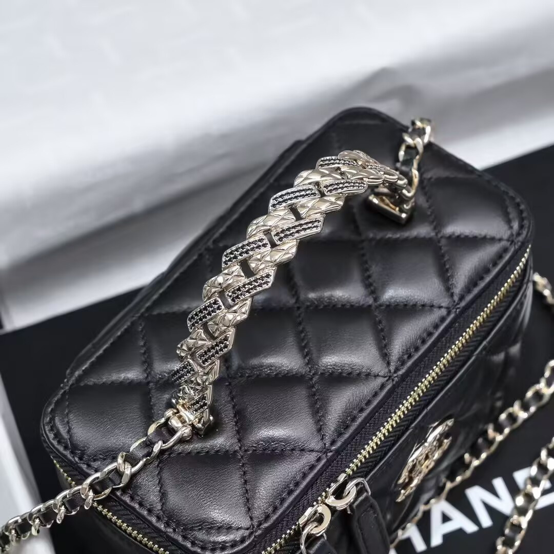 Ch**el Clutch With Chain 10x16x8cm