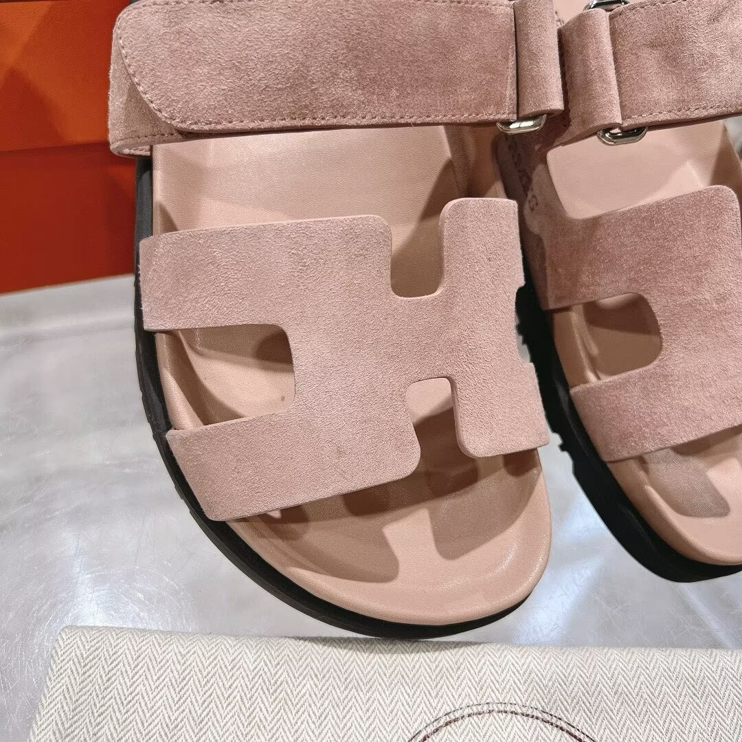 UA H**me5 Chypre Sandal