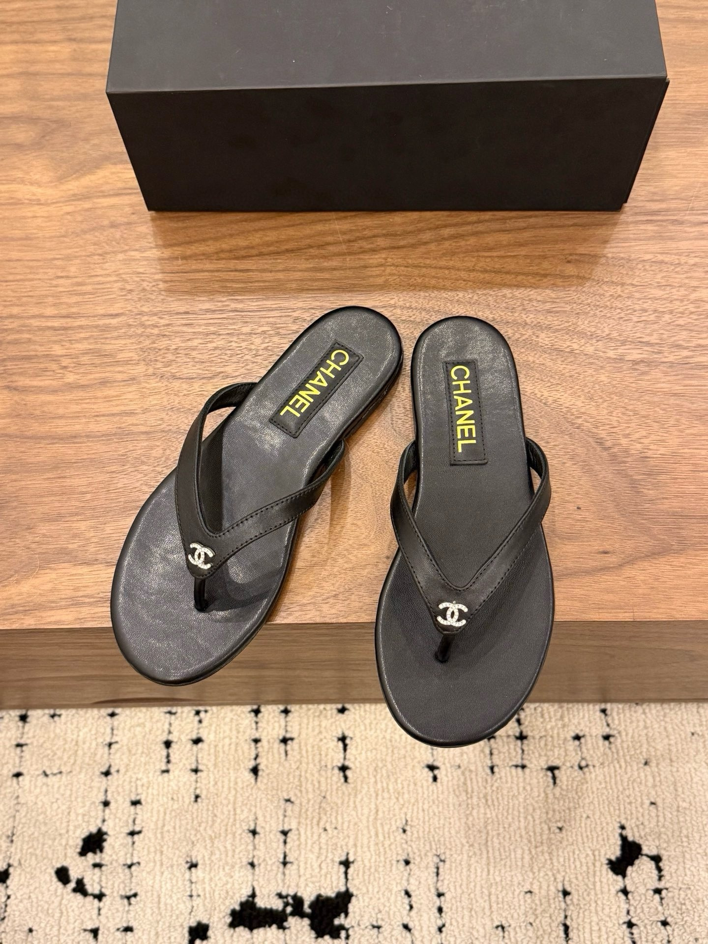 ua Ch**el slides