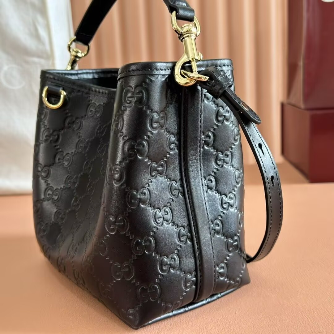 Gvc*1 GG Emblem Small Bucket Bag 19x18x11cm