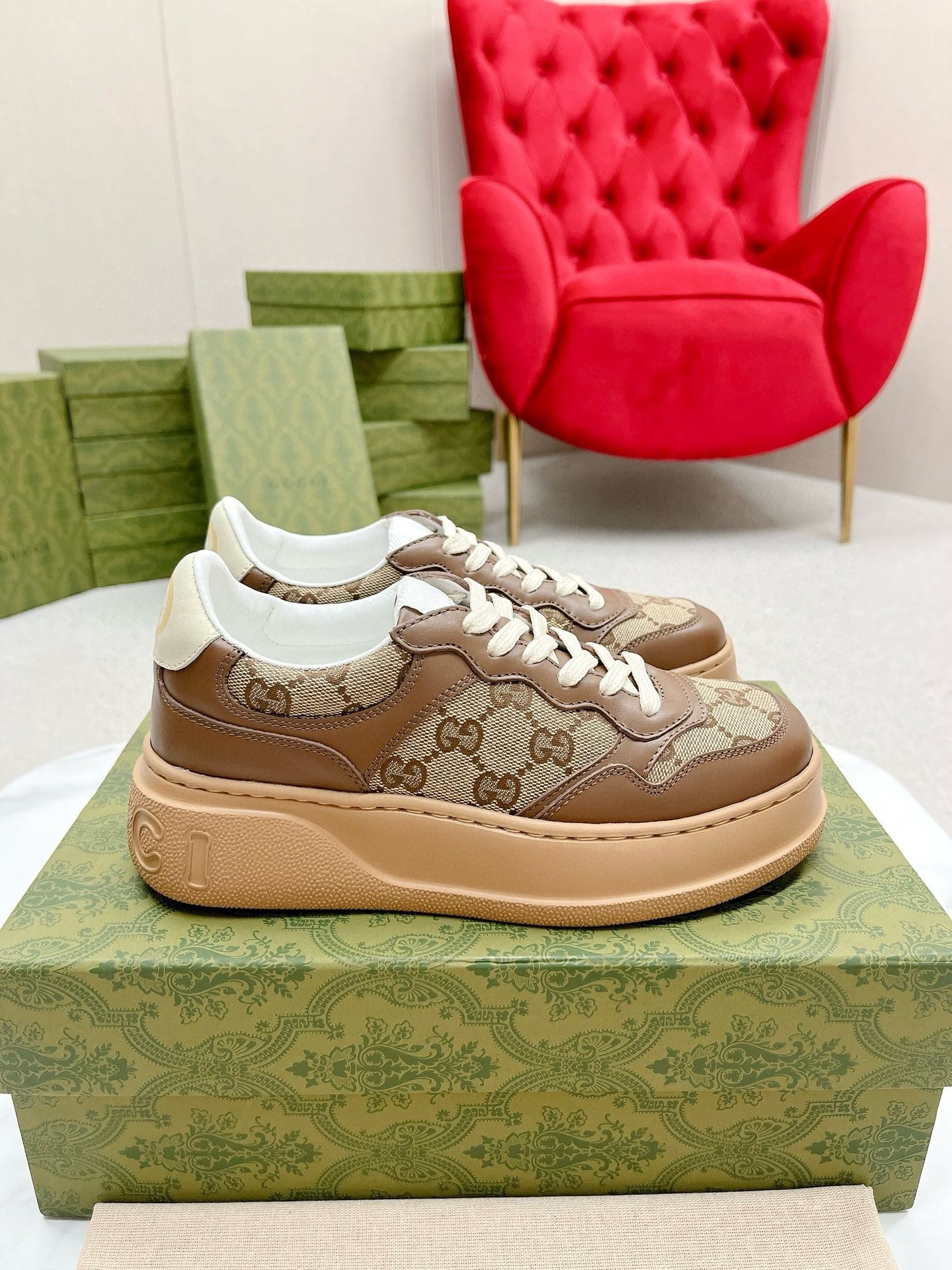 UA Gvc*1 GG Low-top Platform Sneakers