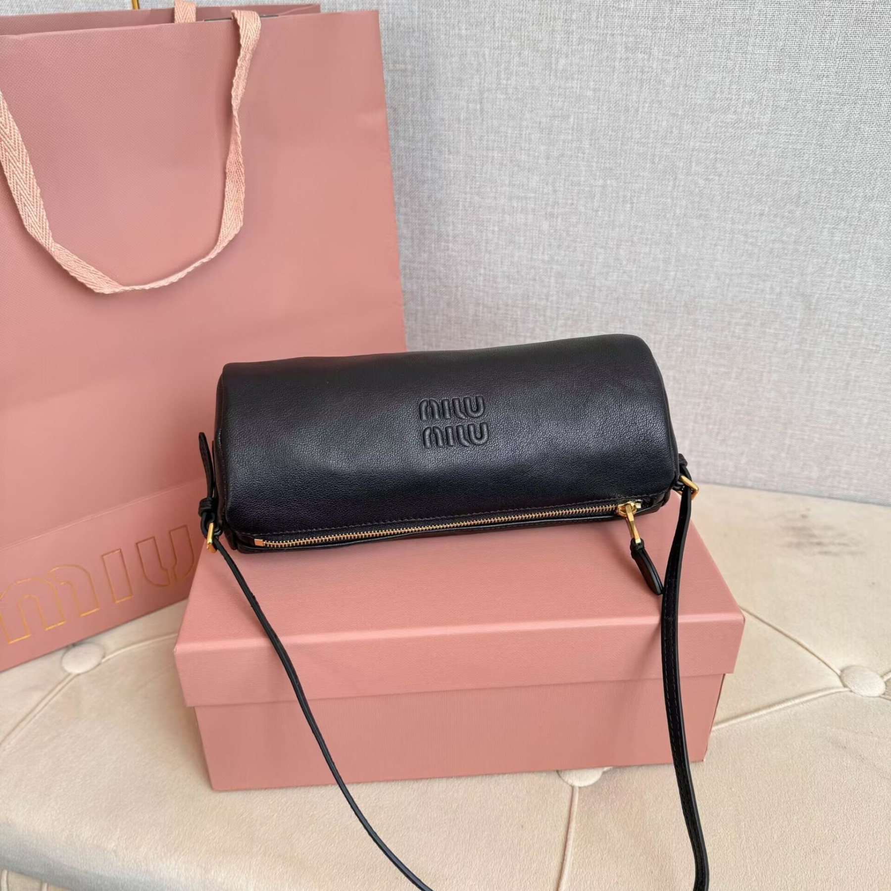 M1v M1v nappa leather pouch 22x9x9cm