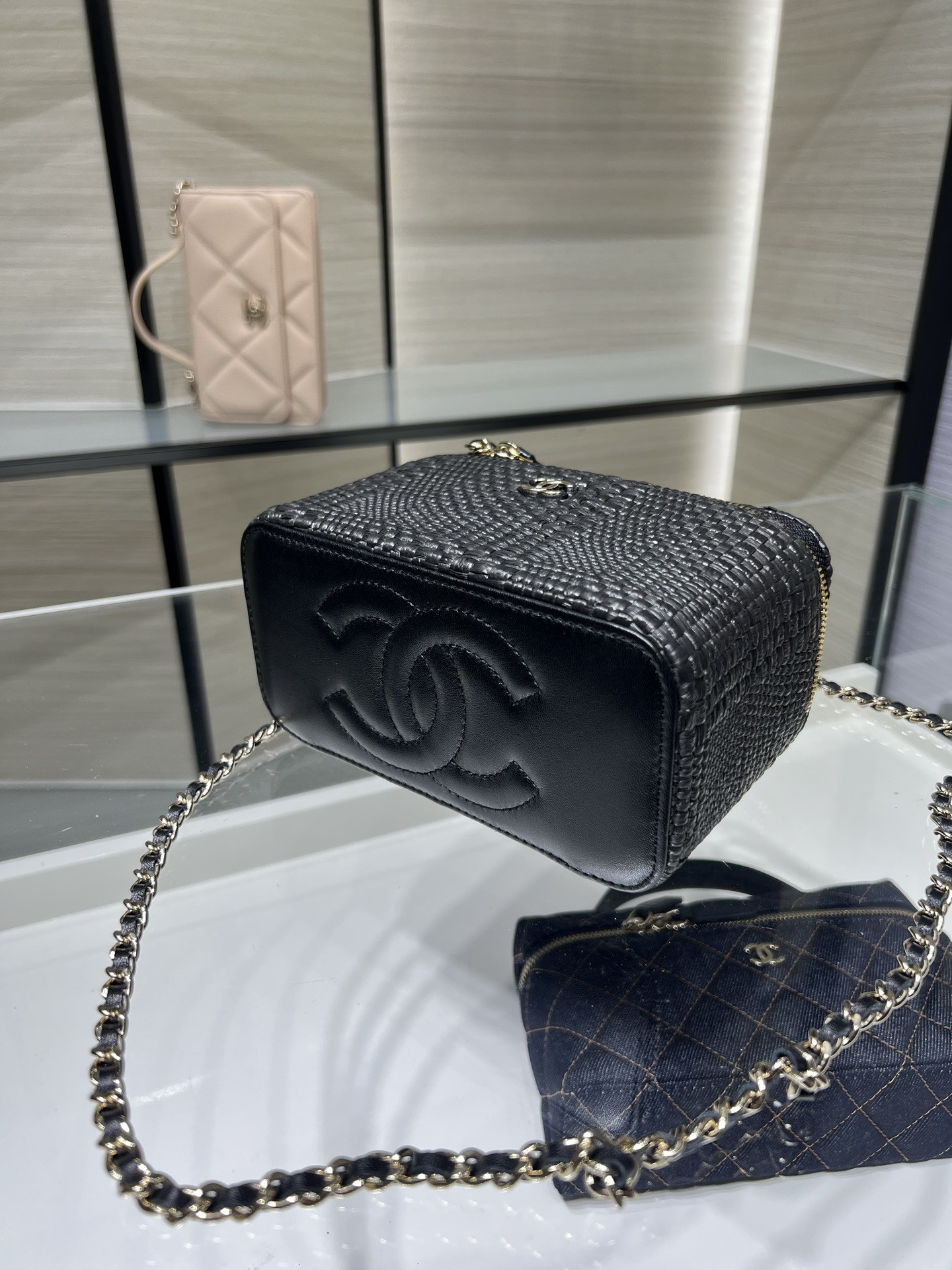 Ch**el classic long vanity with chain ap1341 9.5x17x8cm