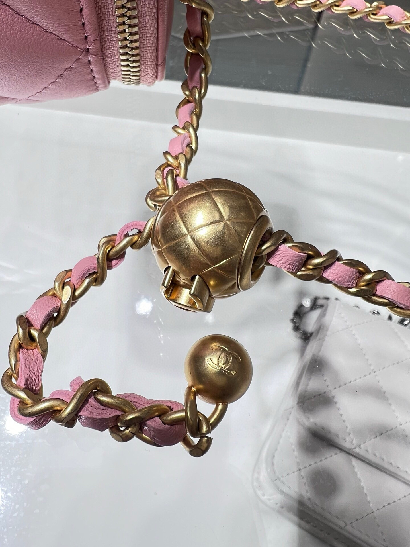 Ch**el small vanity with chain 8.5x11x7cm
