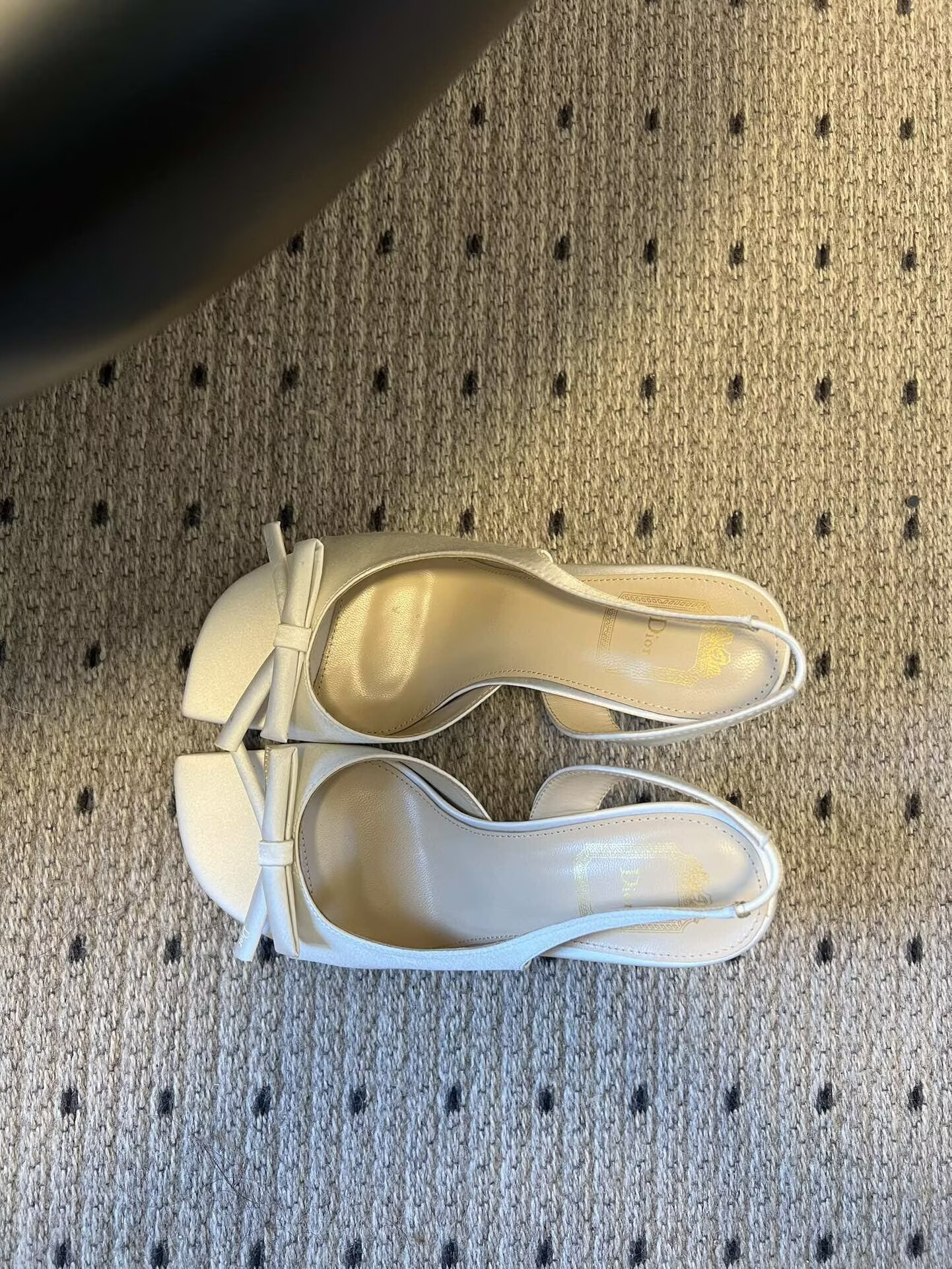 ua D10r bow heeled slingback sandal