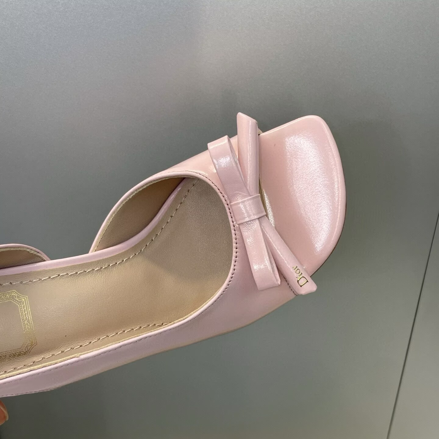 ua D10r bow heeled slingback sandal