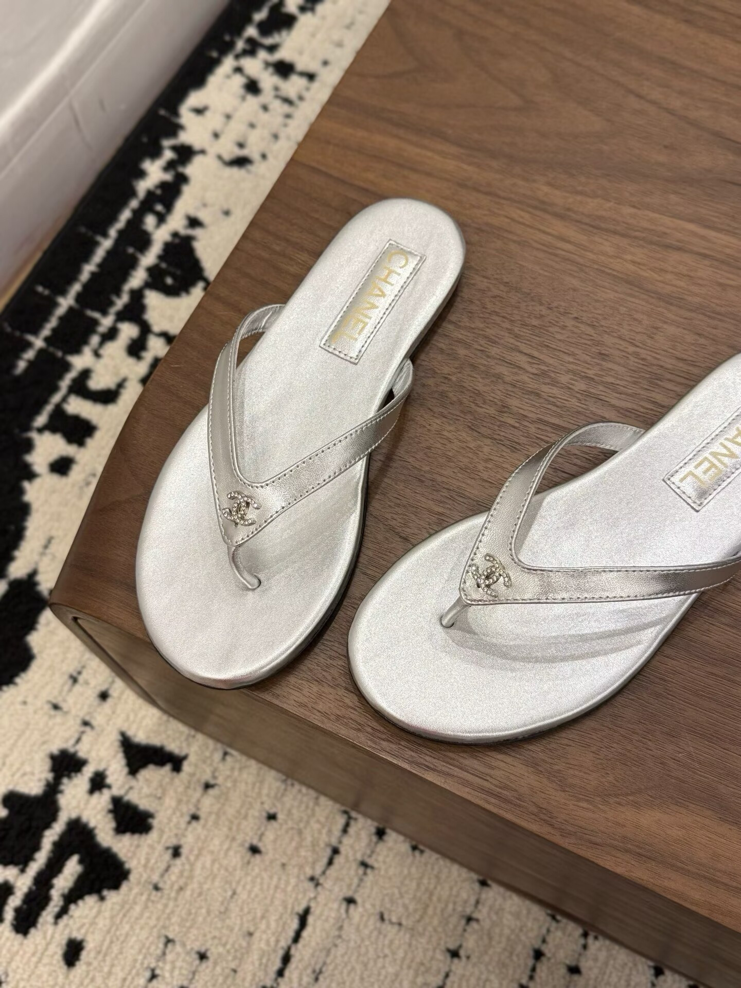 ua Ch**el slides