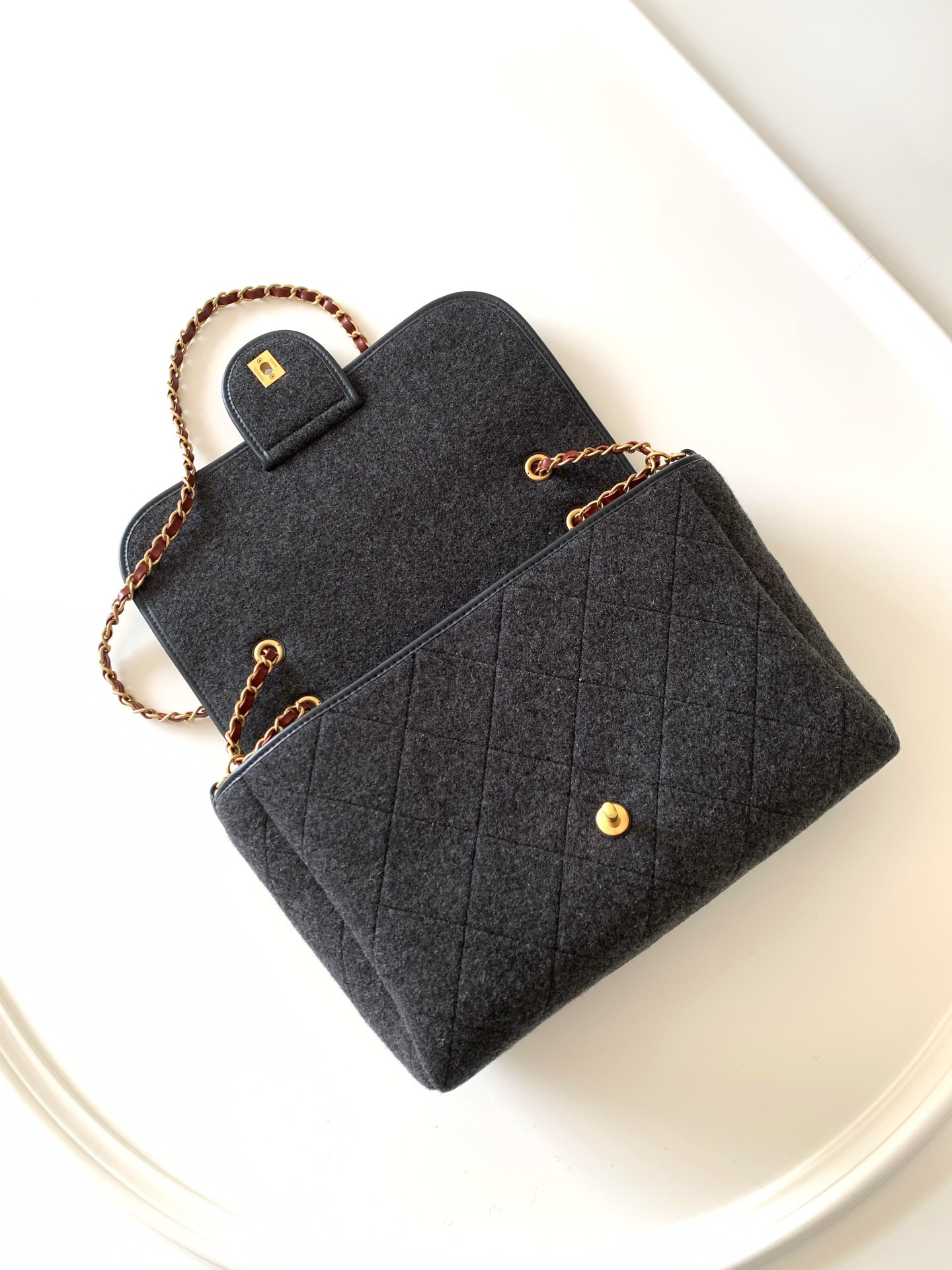 Ch**el Maxi Flap Bag with Top Handle  33x56x7cm