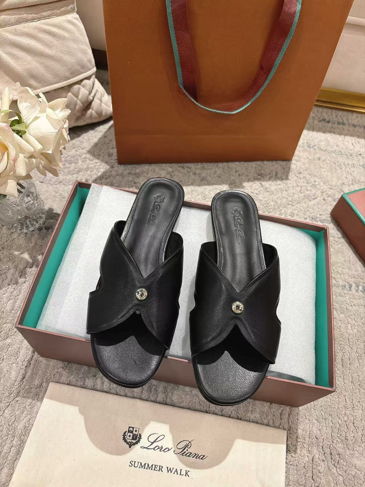 UA L0r0 P1ana Vera Sandal