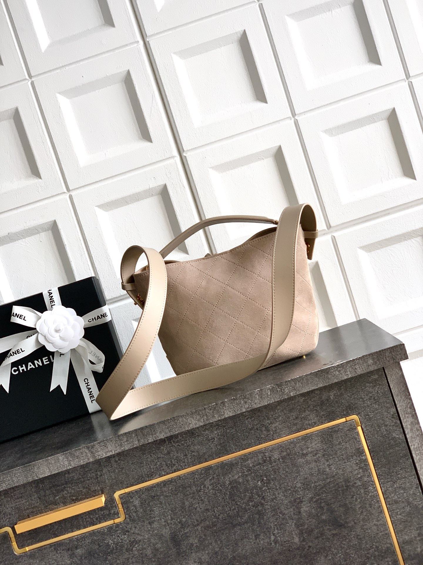 Ch**el bucket bag 20x11x18cm
