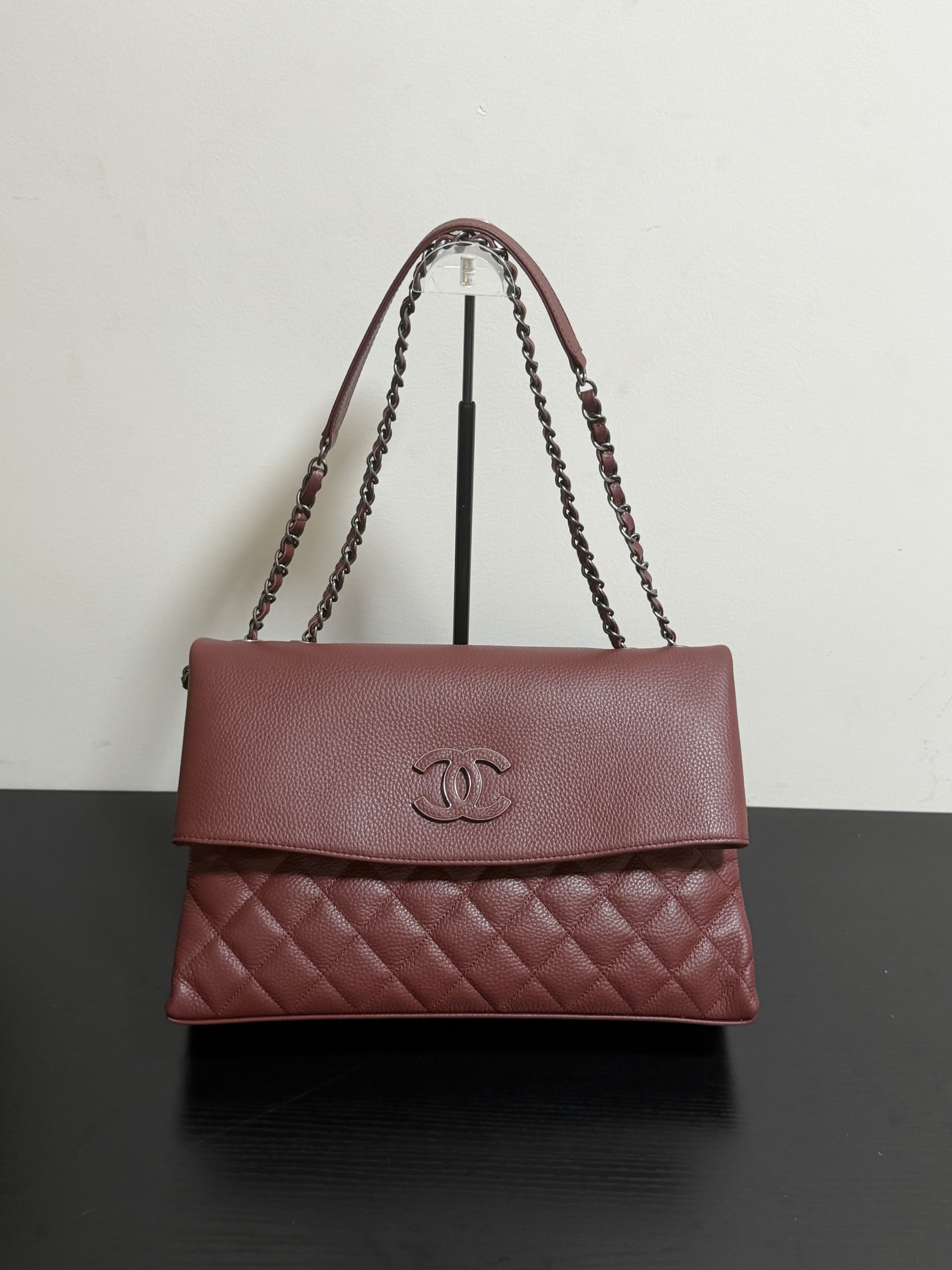 Ch**el hampton flap handbag as7095 32x19x7.5cm