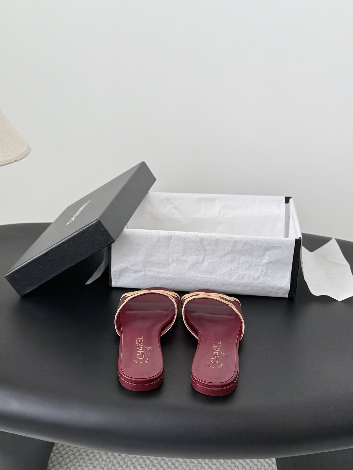 ua Ch**el sandals