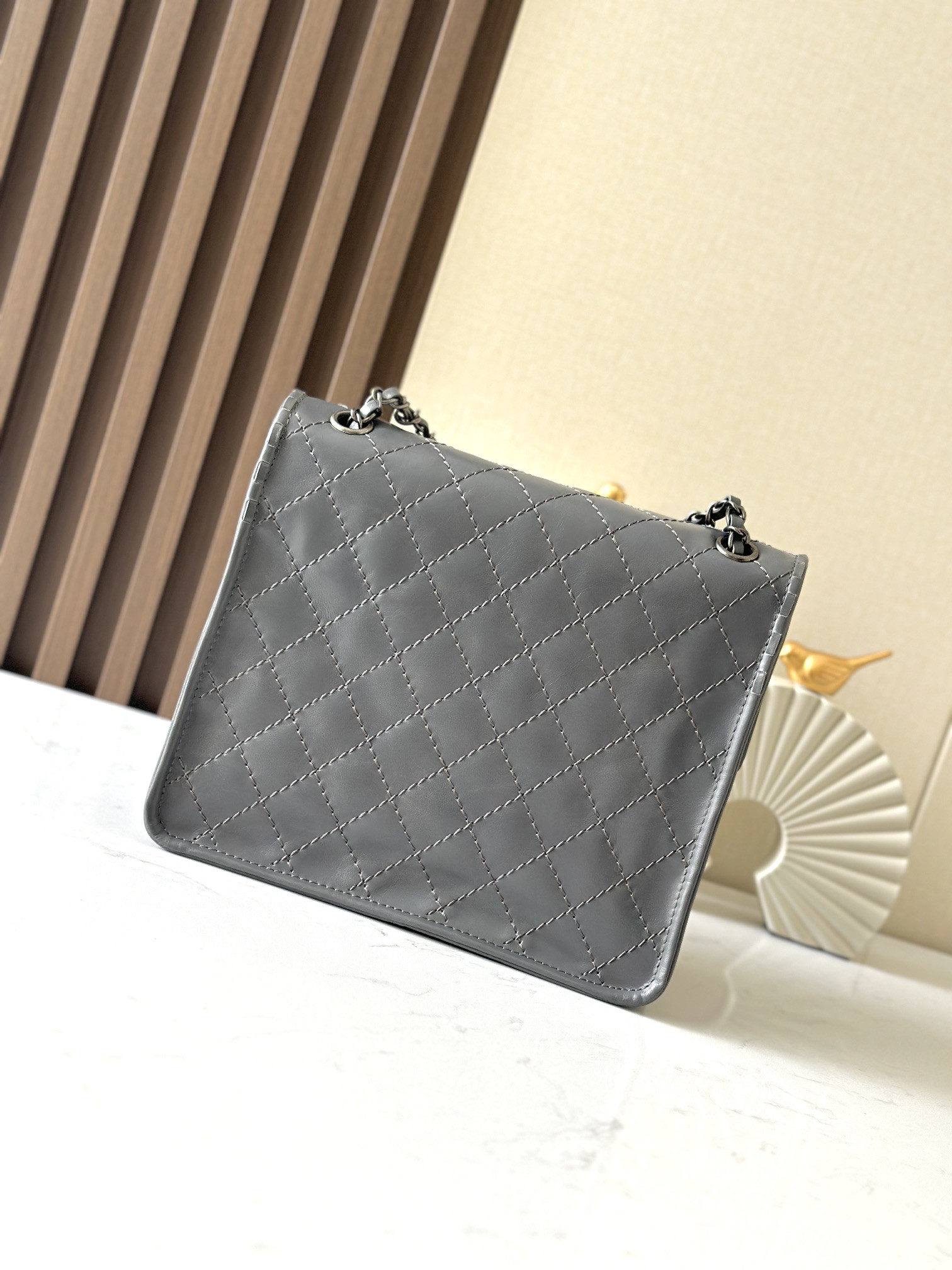 Ch**el vintage flap tofu bag 26x11x23cm