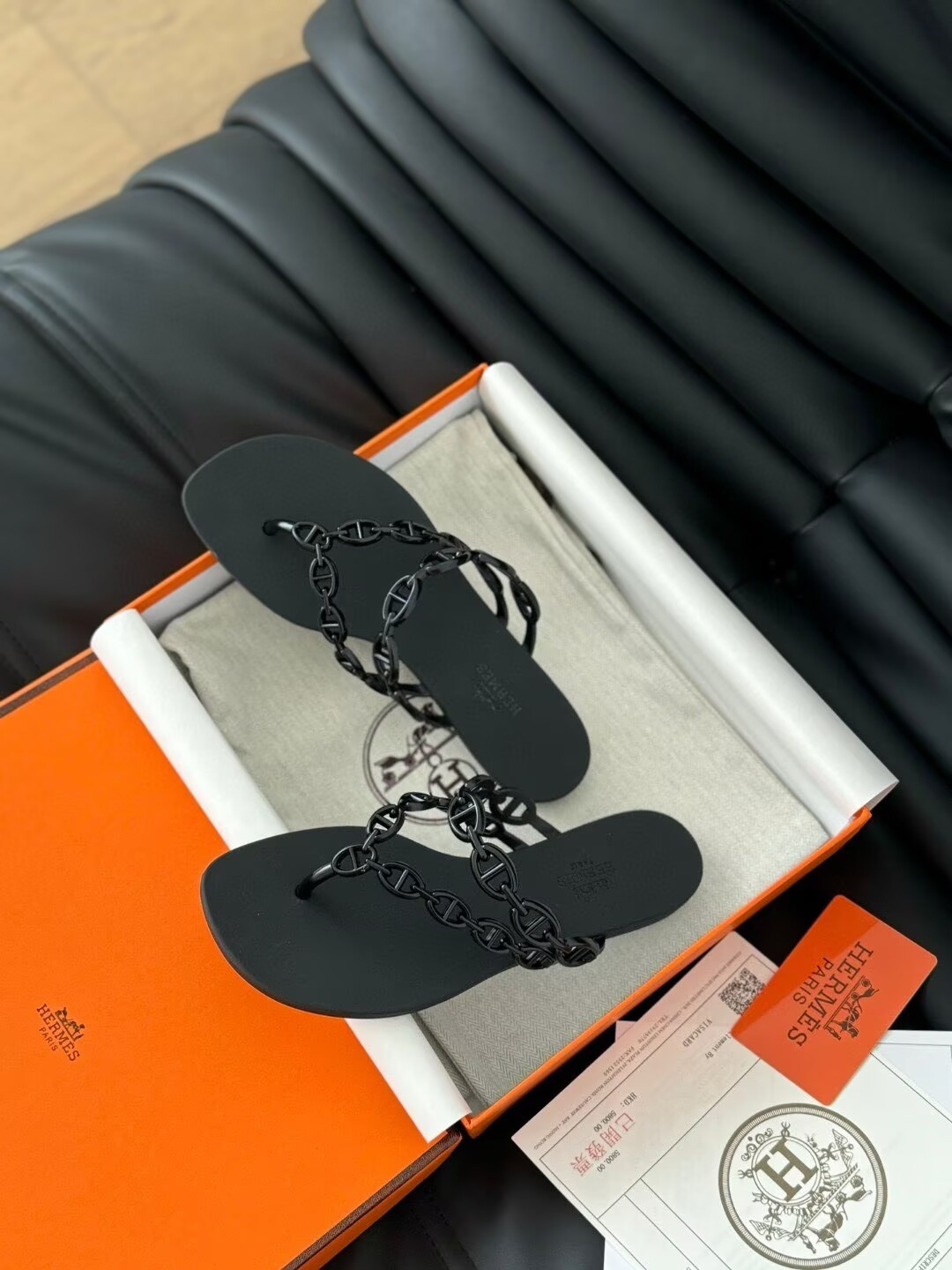 ua H**me5 island sandal