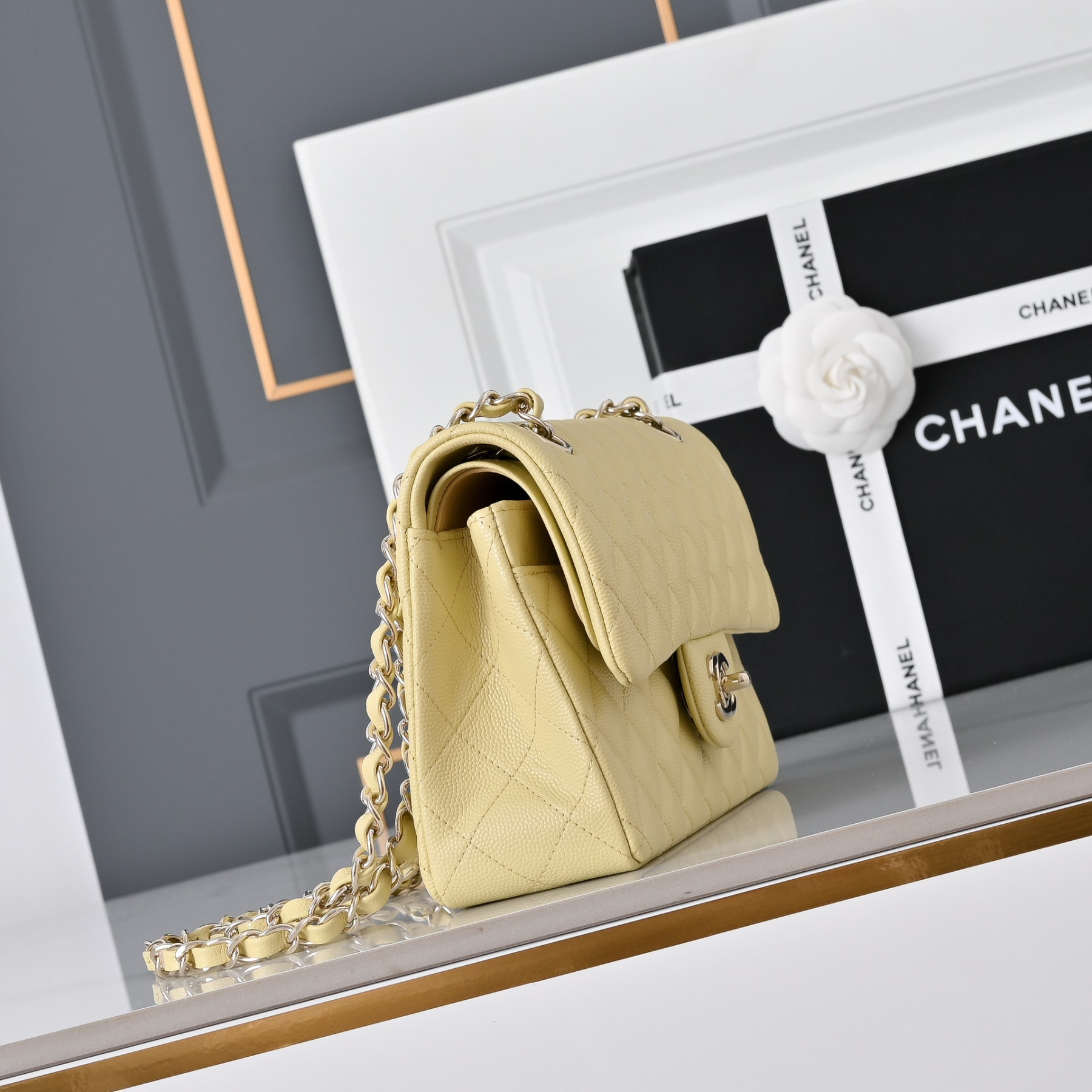 Ch**el classic flap handbag baby yellow with light gold hardware and caviar leather a01113 23x14.5x6cm