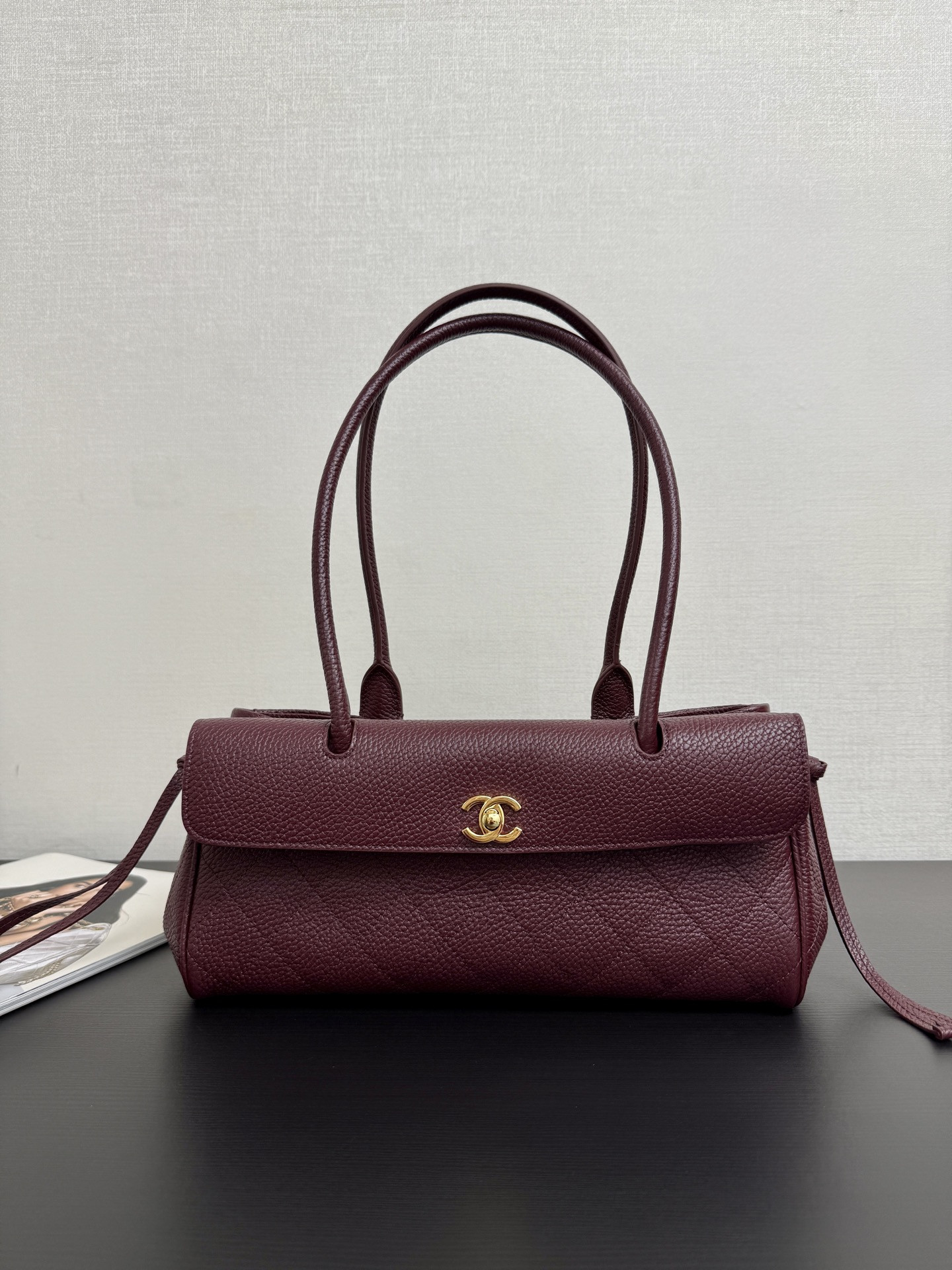 Ch**el small tote as6288 15x31x12cm