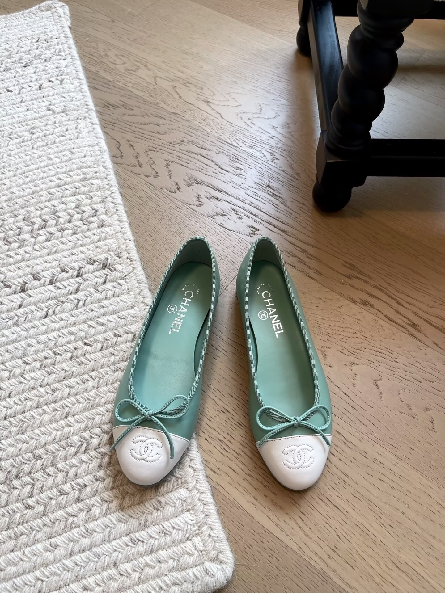 ua Ch**el ballet flats