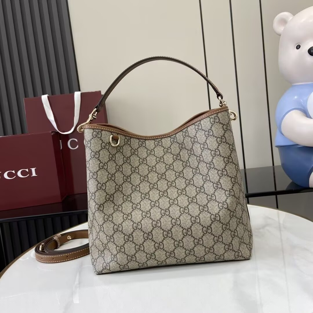 Gvc*1 GG Emblem Medium Bucket Bag 25x25x15.5cm