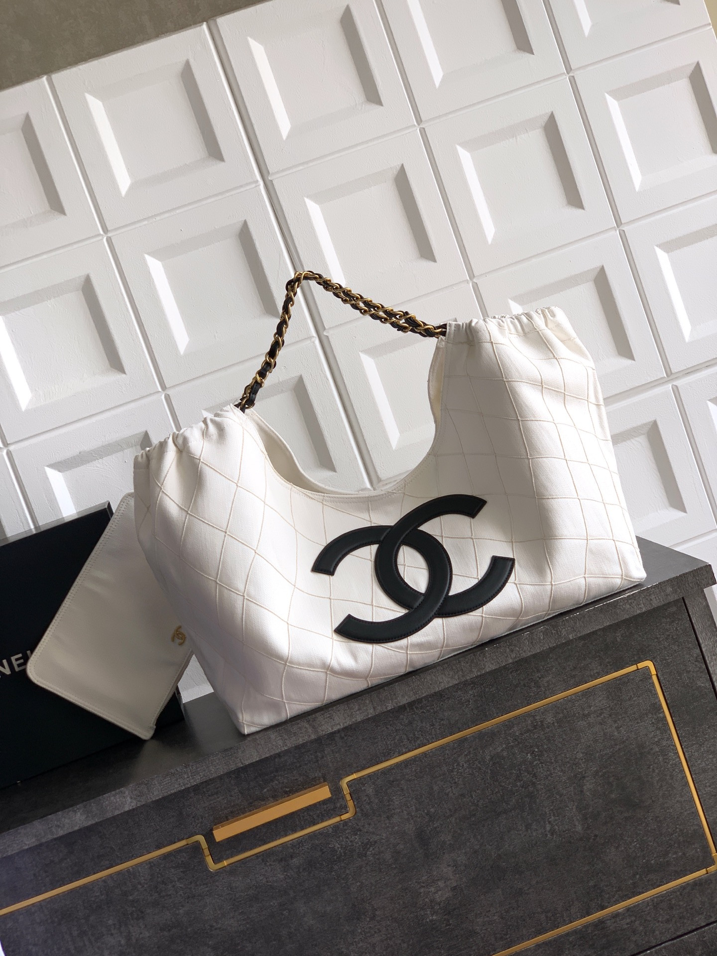Ch**el small shopping bag as6191 20x43x17cm