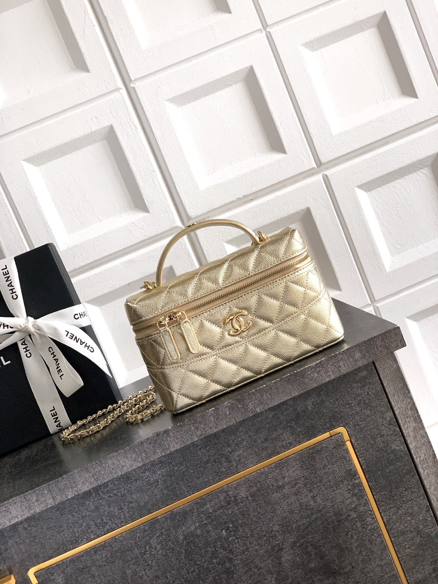 Ch**el long vanity with chain 17×19.5×5cm