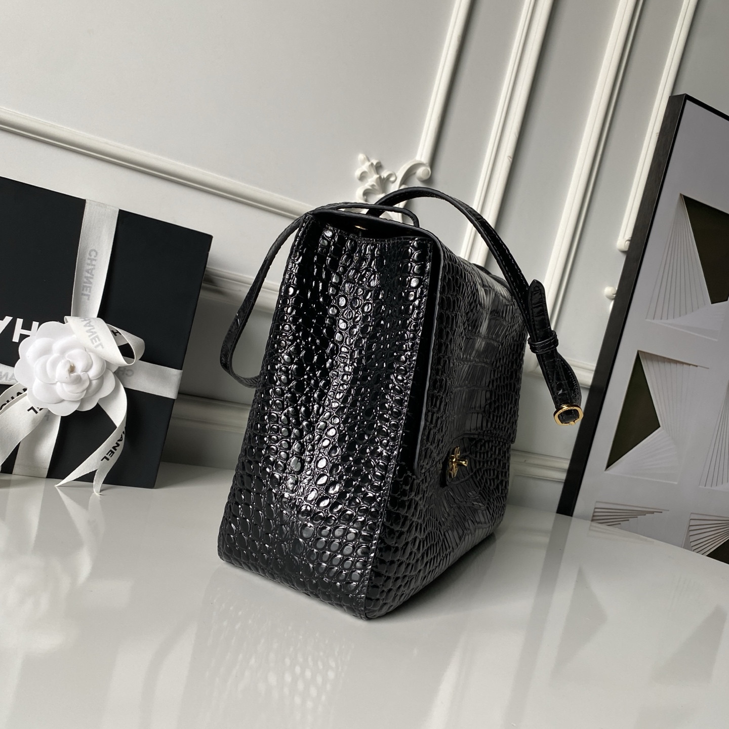 Ch**el maxi flap bag gold hardware as6233 26x38.5x11cm
