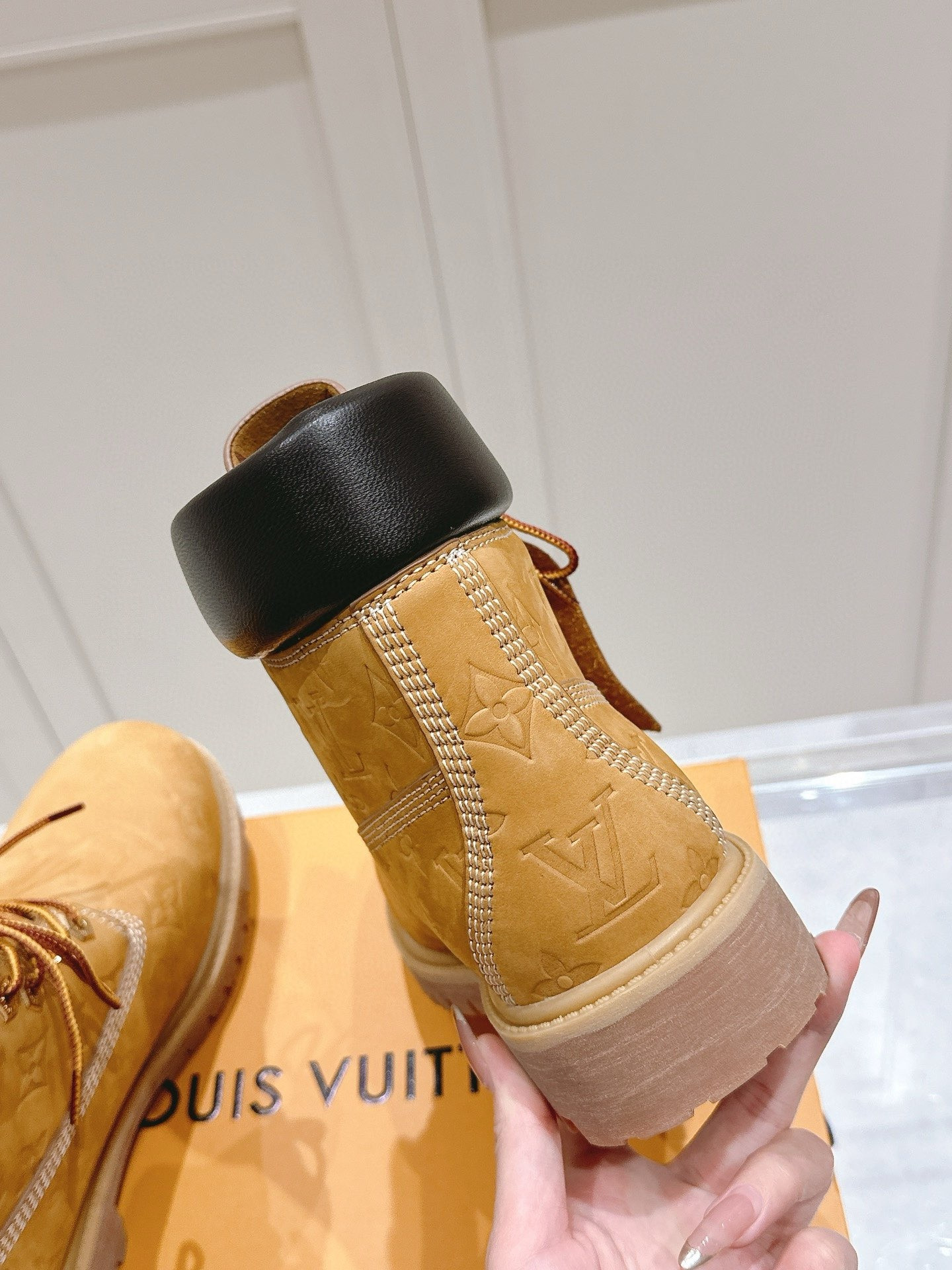 ua lv x Timb**1*nd ankle boots
