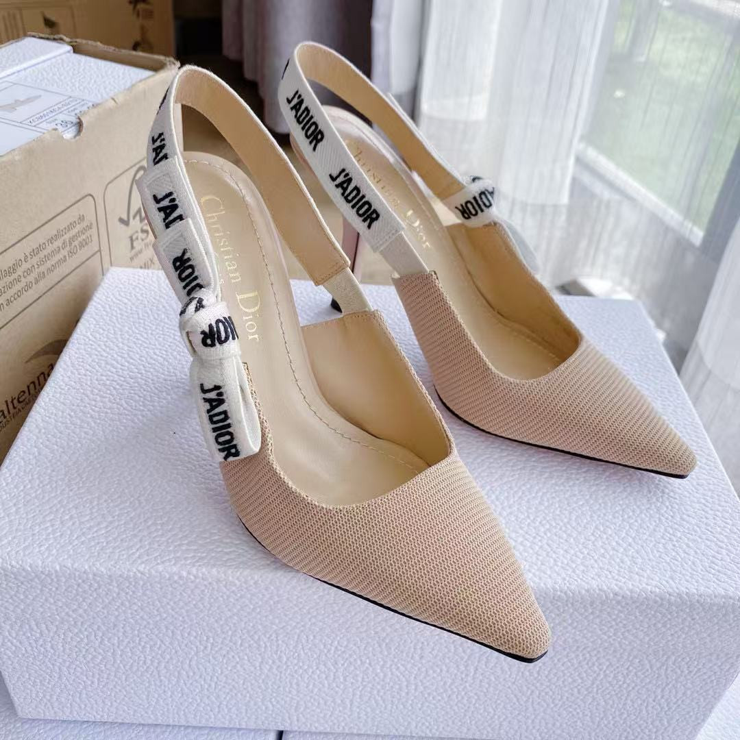 UA D10r J'AD10r Slingback Pump