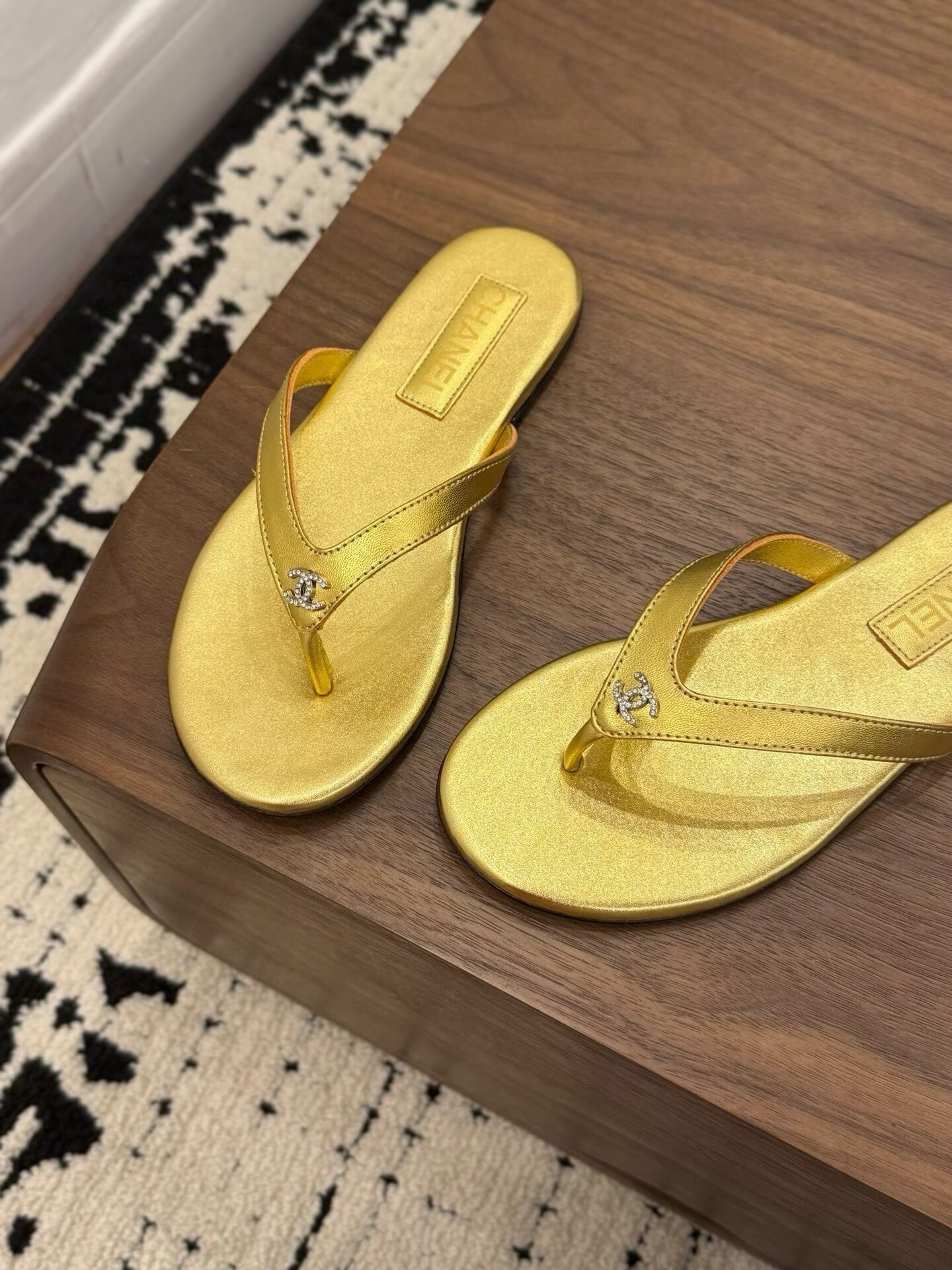 ua Ch**el slides