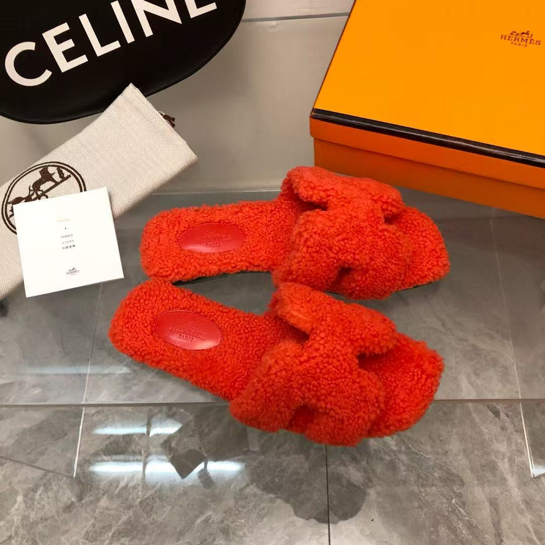UA H**me5 Oran sandal